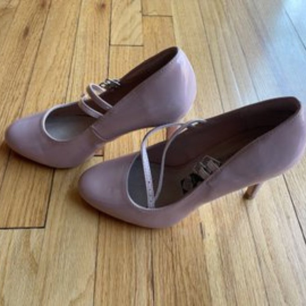 Powdered Pink shoes (Women) / Size: 8